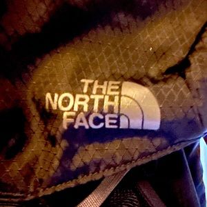 The North Face Diad Pro 22 Pack- BLACK Excellent condition.